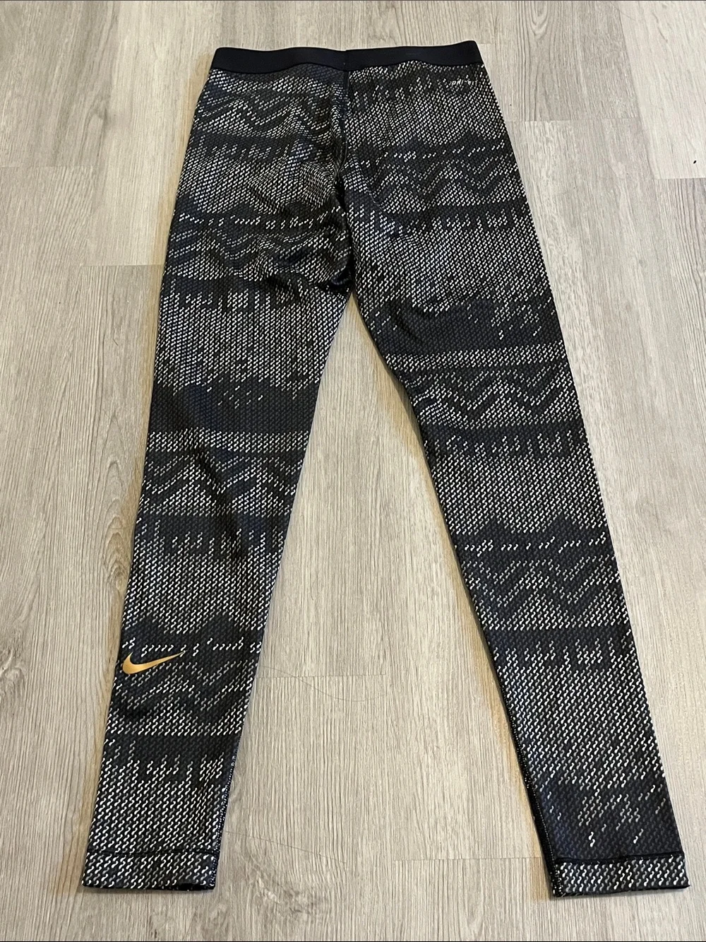 Nike Black and White Textured Pro Training Leggings
